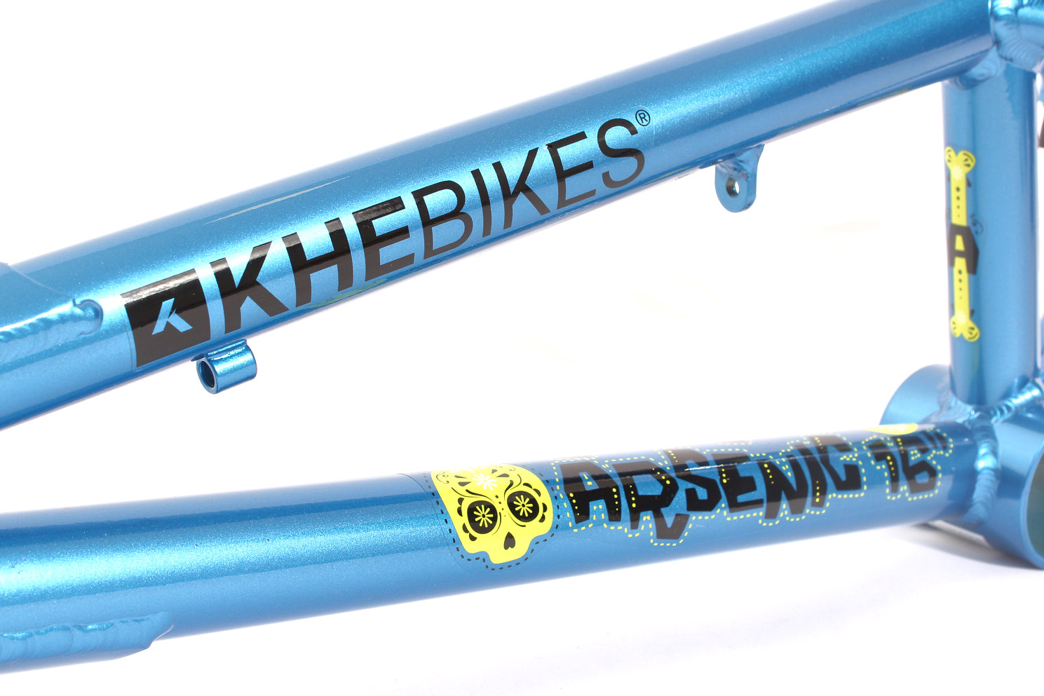 Nahansicht Rahmen KHEbikes und Arsenic Logo Nahansicht Rahmen KHEbikes und Arsenic Logo