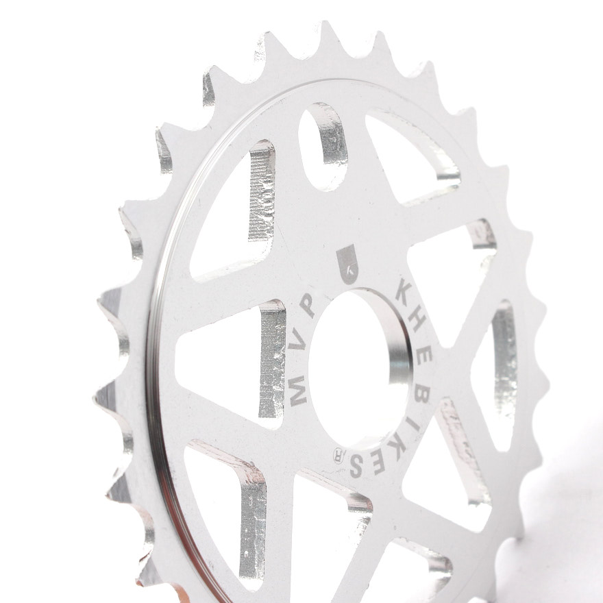 CNC gefrästes Kettenblatt von schräg vorne mit KHEBikes MVP Gravur