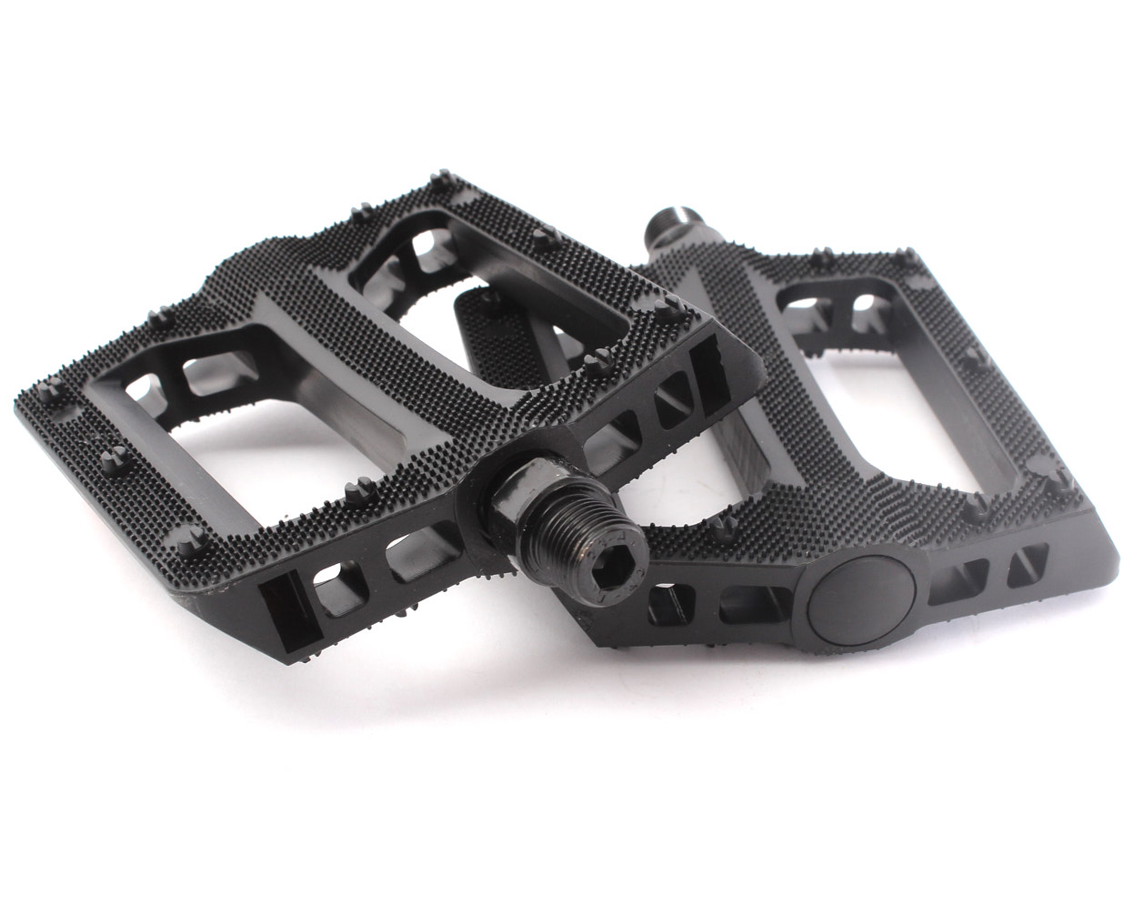 BMX Pedale von der Seite mit schwarzen Noppen und Pins