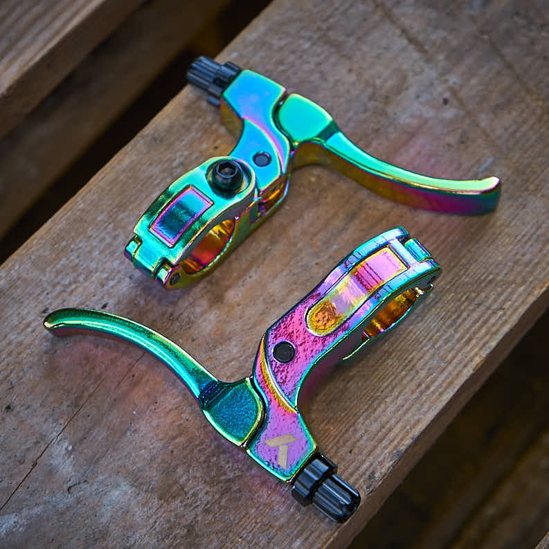 Radius Oil Slick Bremshebel mit 2 Finger Design rechts und links von oben Bremshebel Set von Radius mit Klappscharnier