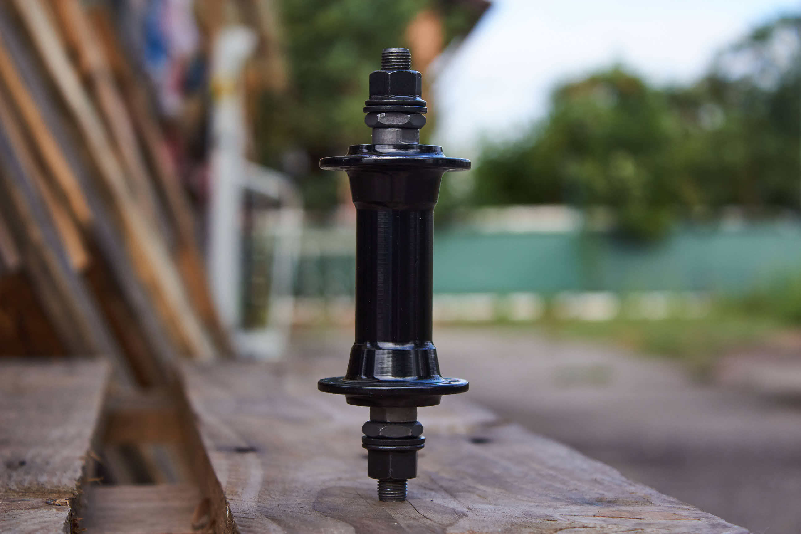 Vorderradnabe mit 140mm langer Achse und 10mm Gewinde