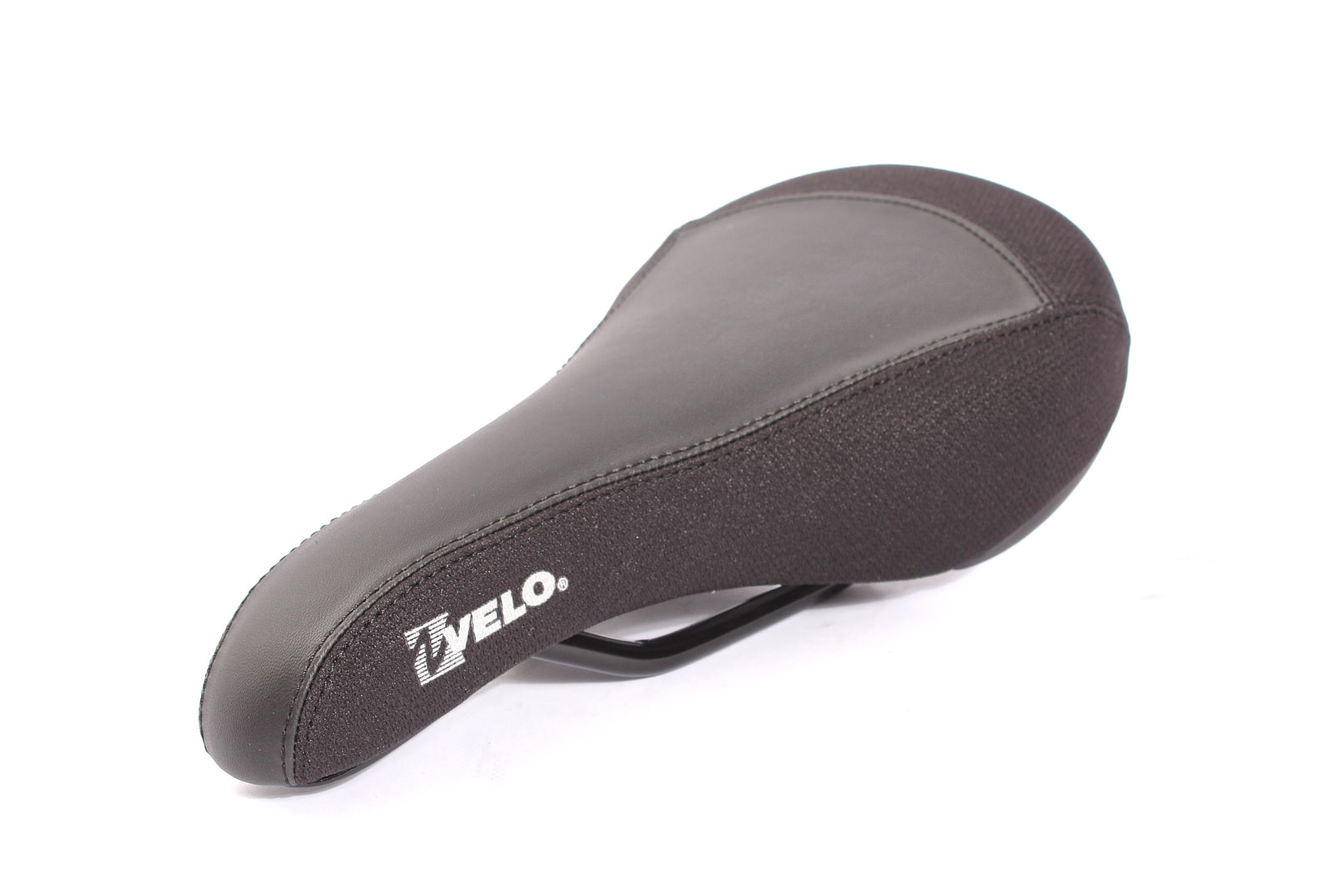 Schwarzer Sattel mit Kunstlederüberzug  Schwarzer Sattel mit Kunstlederüberzug