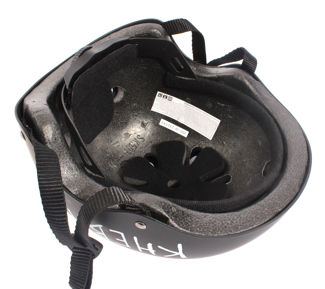 Helm mit Stoffeinlagen und EPS Schaum 